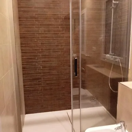 Nim依可萨普5号酒店